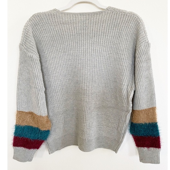 New Multi-colored Fur Cuff Sleeve Grey Pullover Sweater - Picture 11 of 11